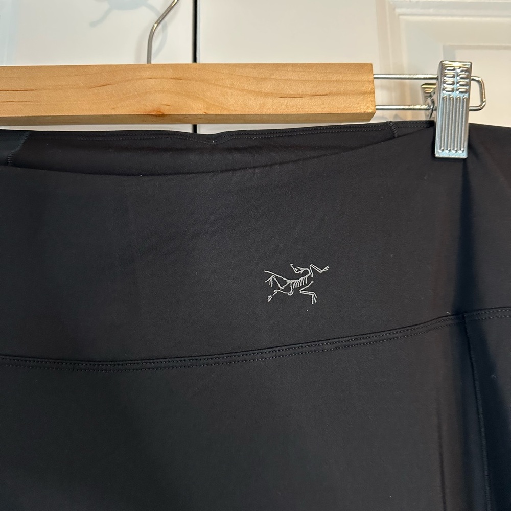 ARC’TERYX Women’s Oriel Legging Black (Size XL) - Picture 4 of 10